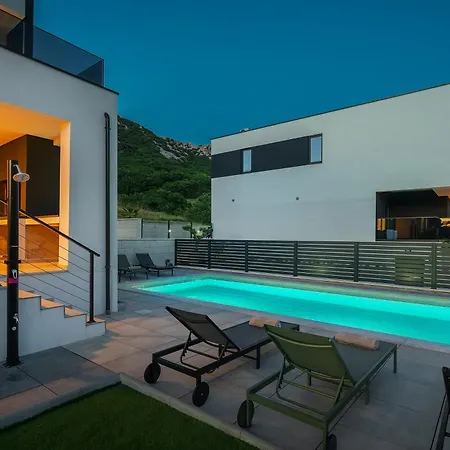 Villa Marina With A Pool *