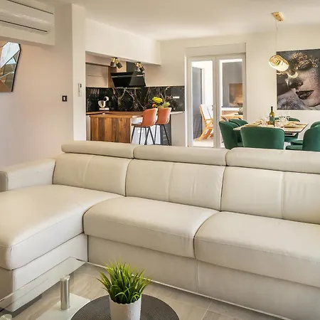 Villa Marina With A Pool