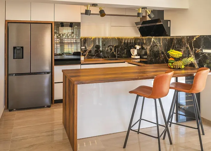 Marina With A Pool Willa *