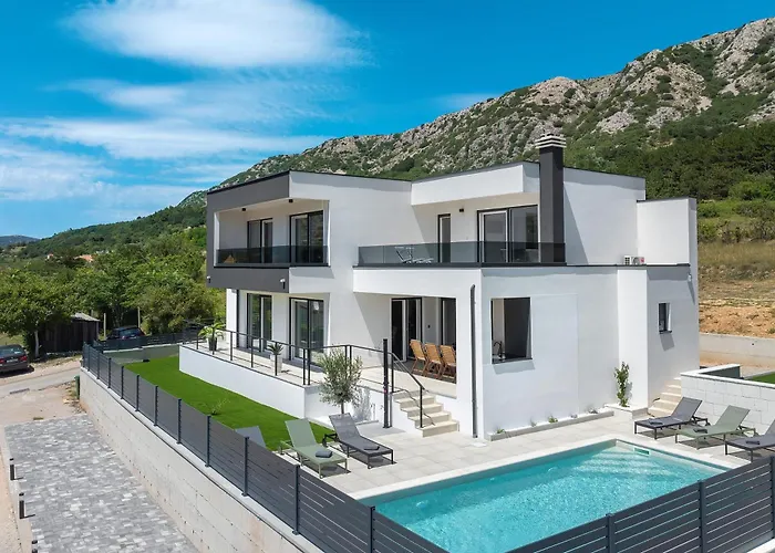 Marina With A Pool Draga Bašćanska