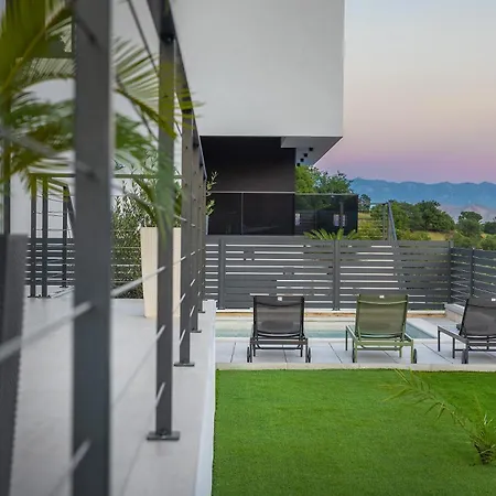 Villa Marina With A Pool Draga Bašćanska