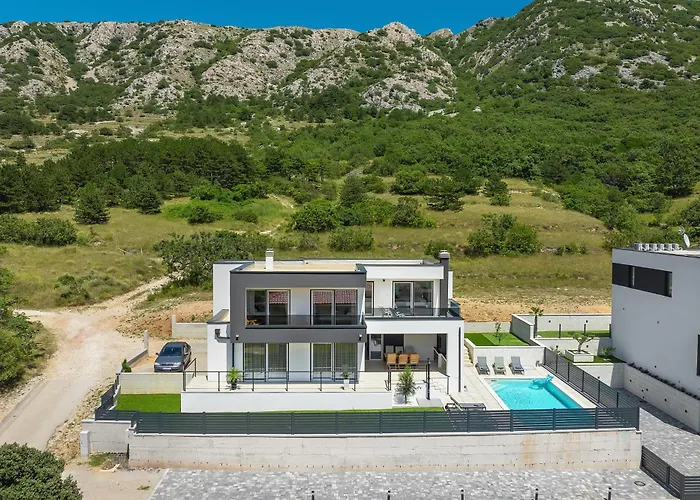 Villa Marina With A Pool