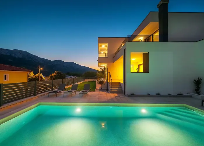 Villa Marina With A Pool *