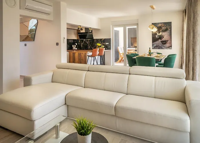 Villa Marina With A Pool