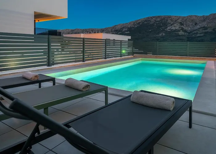 Villa Marina With A Pool