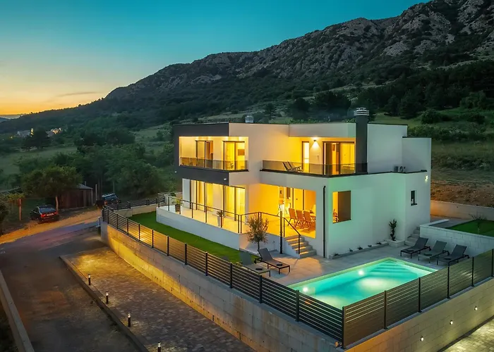 Villa Marina With A Pool