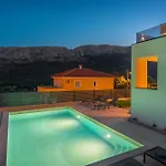 Marina With A Pool Вилла *
