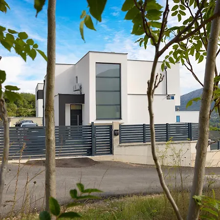 Marina With A Pool Willa *